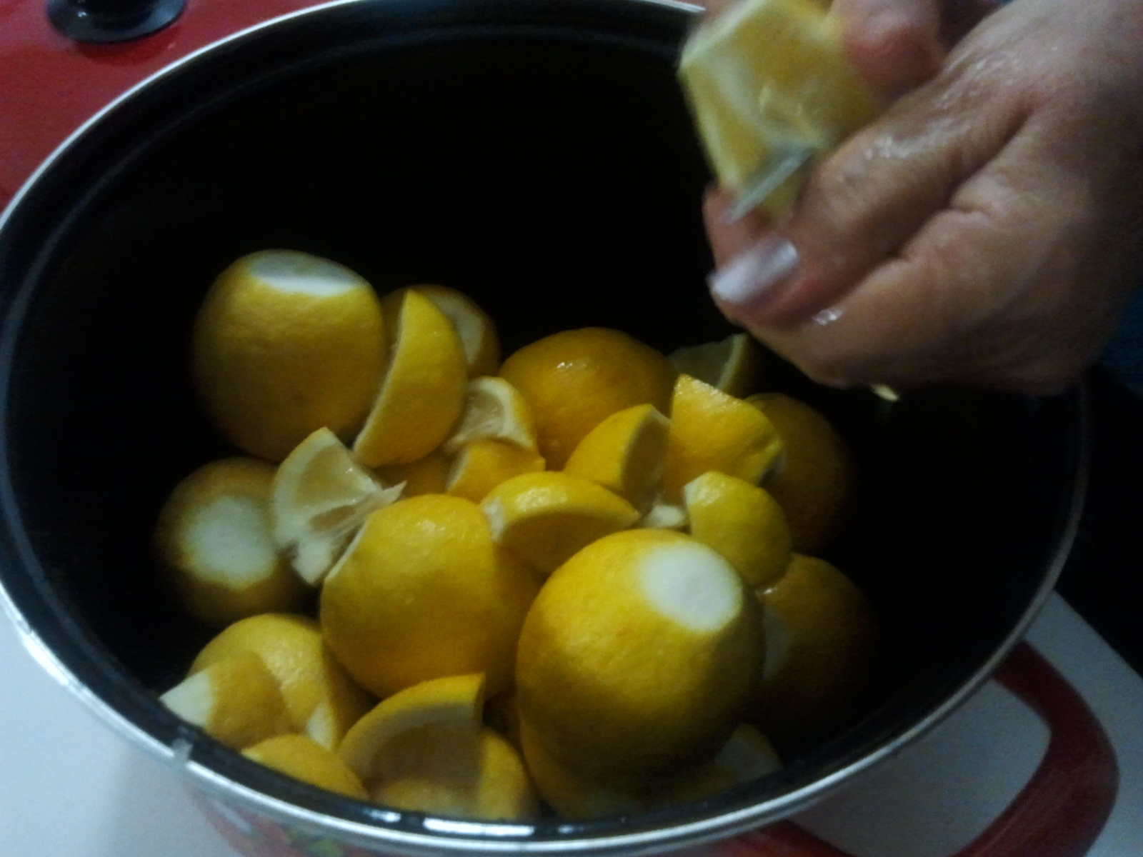 Evde Limonata Yapımı Evde Limonata Yapımı
