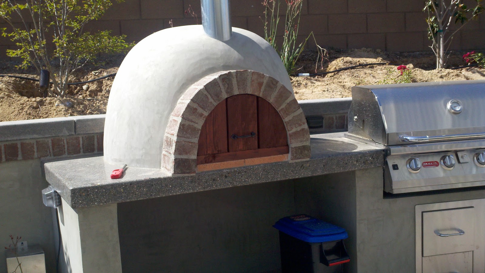 GreenBee: Custom Brick Pizza Oven!