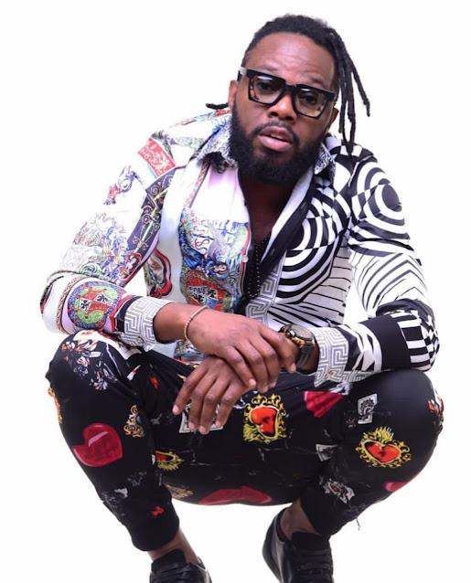 Tchobolito Mr. Papel - Safira Download Mp3