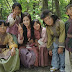 SNSD SeoHyun snap a photo with the child actors from 'Moon Lovers: Scarlet Heart Ryeo'