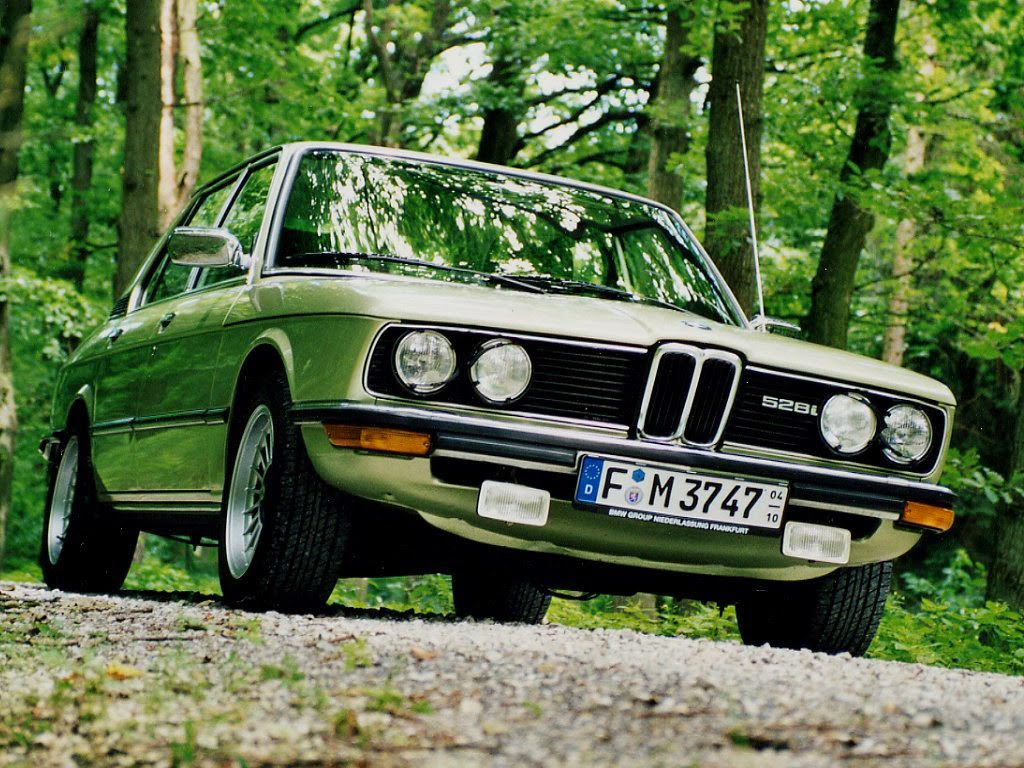 BMW /// MPOWER: BMW 5 Serie E12