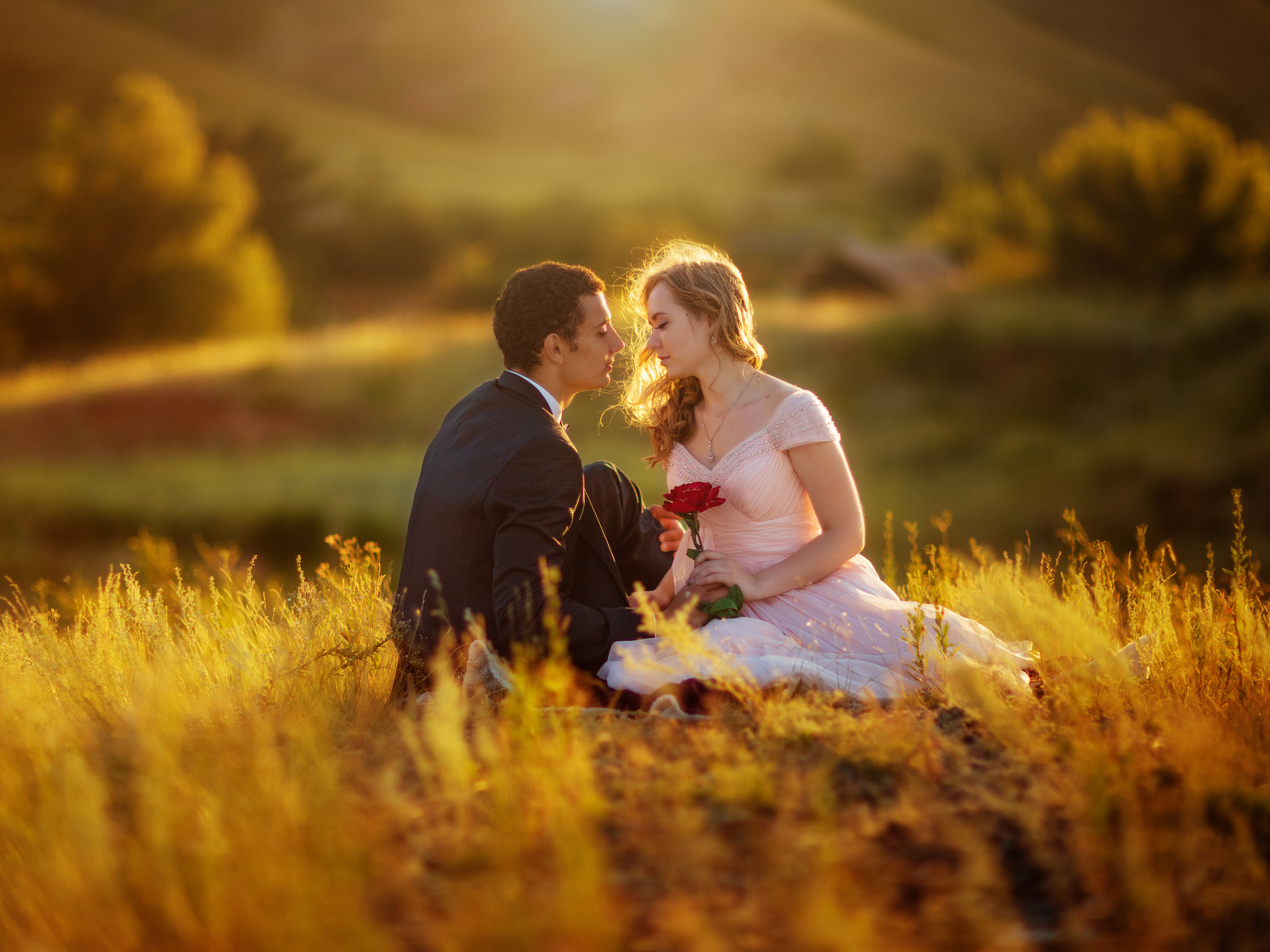 Fotos de parejas de amor besandose en el mar
