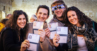 Pedidos de judeus americanos por cidadania alemã crescem Pedidos de judeus americanos por cidadania alemã crescem