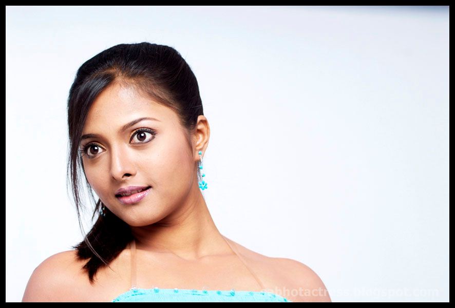 Sab Hot Actress Kannada Actress Niveditha Hot And Sexy Photo Shoot