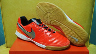 Nike Tiempo Mistik V Orange Light Nike Tiempo Mistik V Orange Light