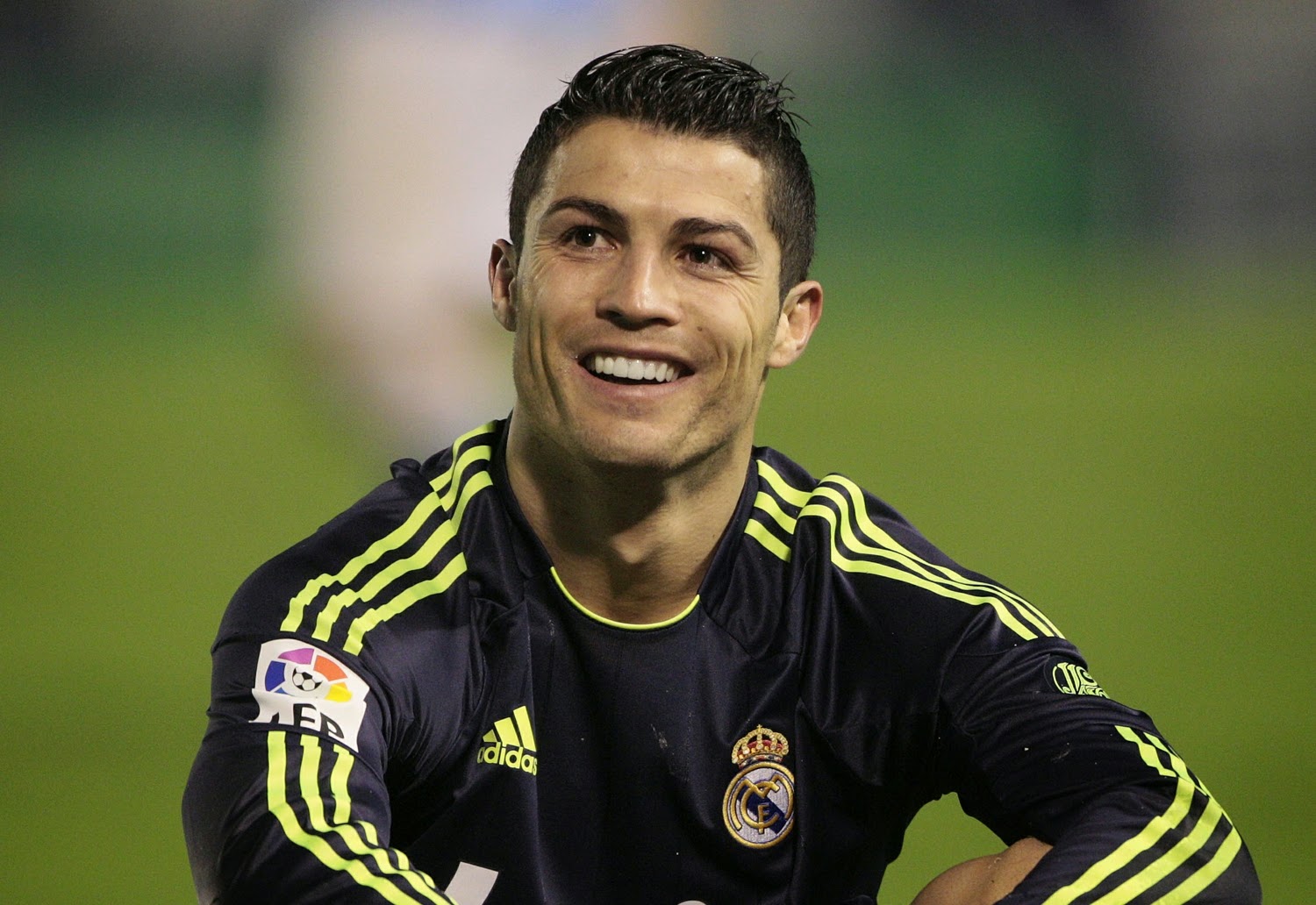 Sports club: Cristiano Ronaldo Profile and Picture 2014.