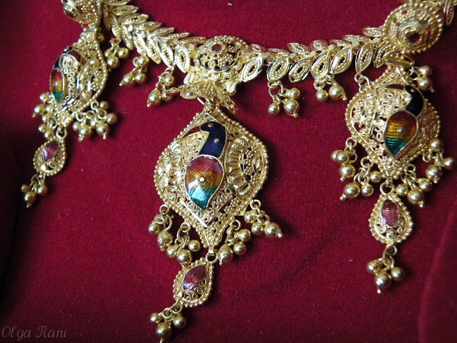 Local style: Nepal's fashionable jewelry