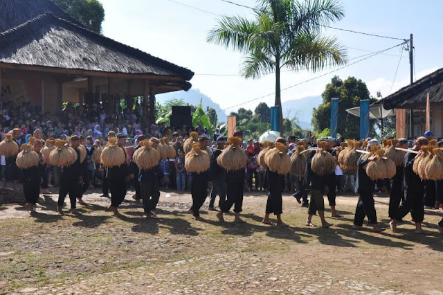 Inilah Tentang Suku Sunda Kebudayaan, Sejarah, Adat