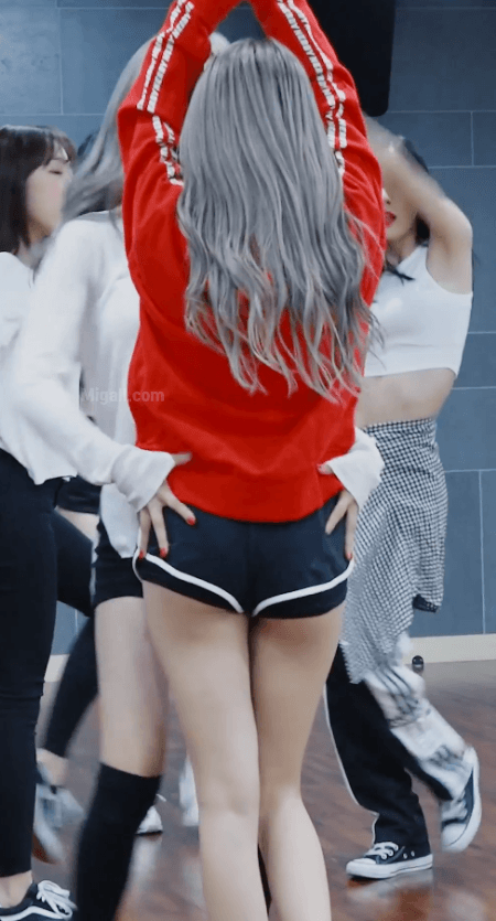 우주소녀 루다 사복 돌핀팬츠