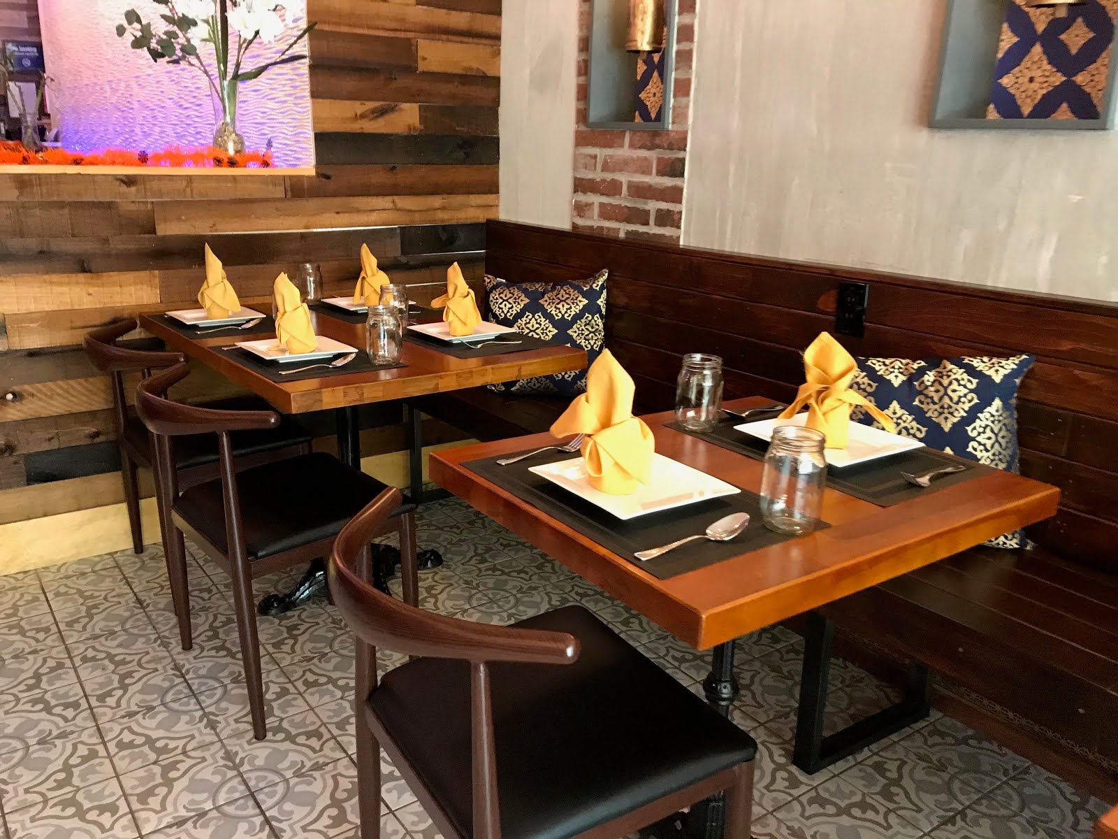 H A R L E M + B E S P O K E EAT RIVER THAI ARRIVES IN HAMILTON HEIGHTS