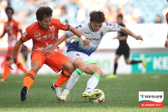 Jeju United and Jeonbuk Hyundai Motors will face off one more time before the season is out