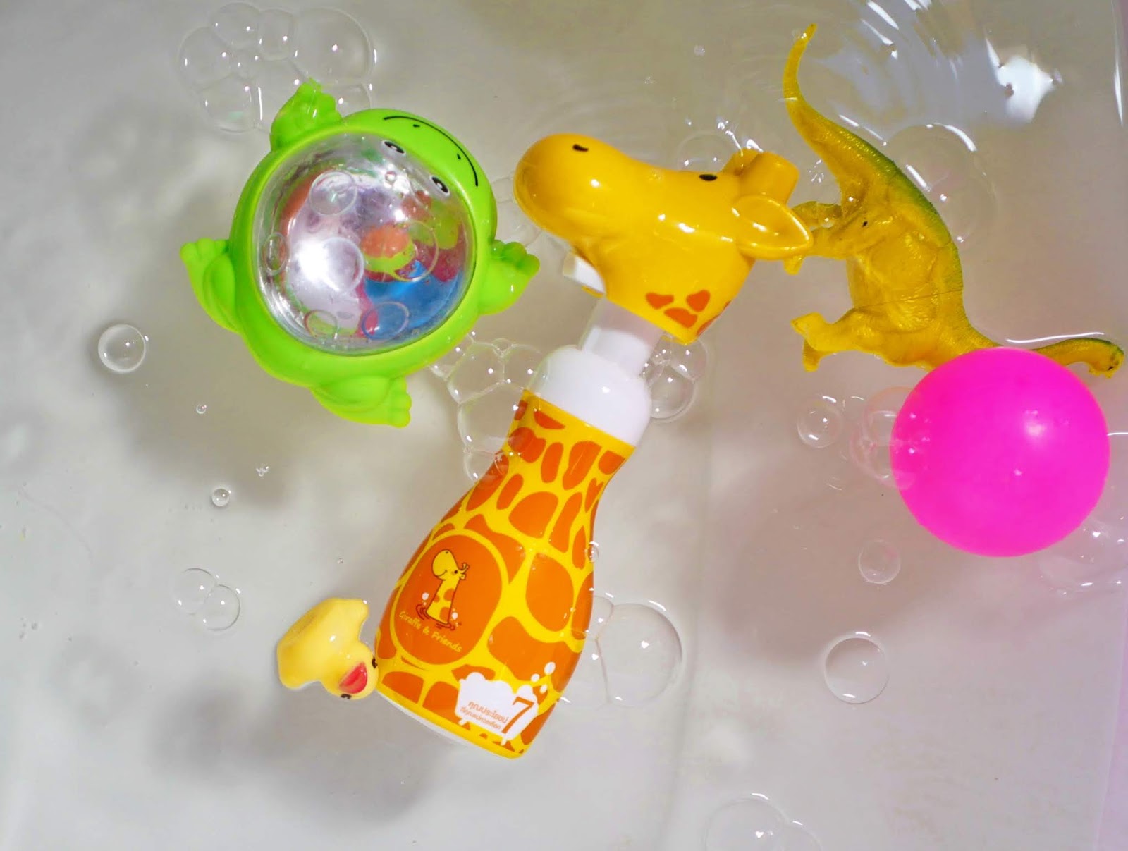 giraffe & friends organic head to toe baby foam wash