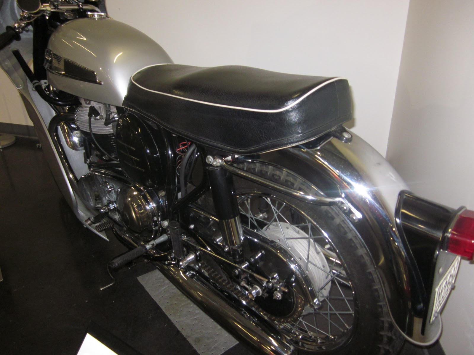 norton atlas 750
