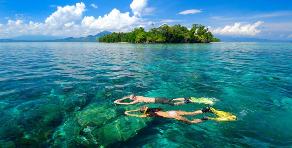 Hasil gambar untuk taman laut tumbak manado
