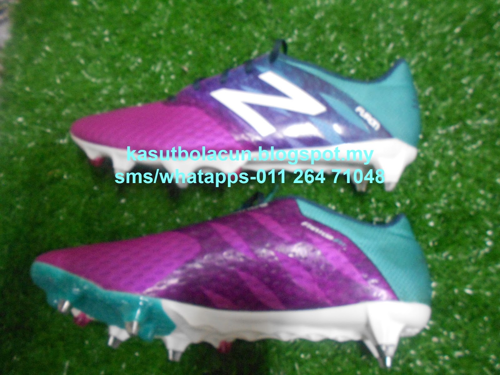 kasut bola new balance