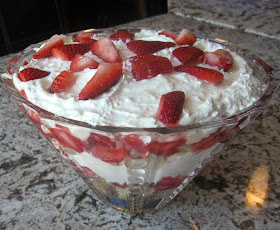 Fancy Frugalista!: Paula Deen's Strawberry Shortcake Trifle