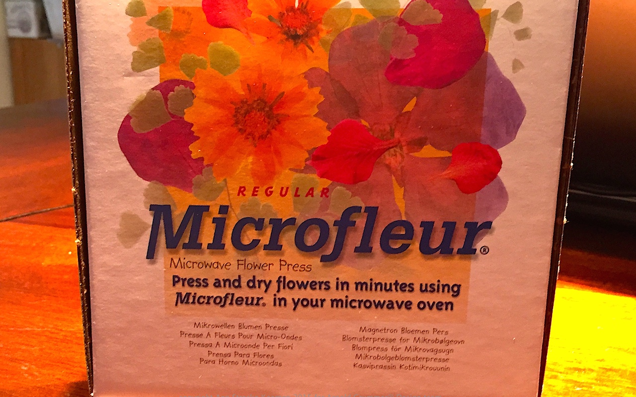 Max Microfleur Microwave Flower Press Kit, New in Open Box, Never Used