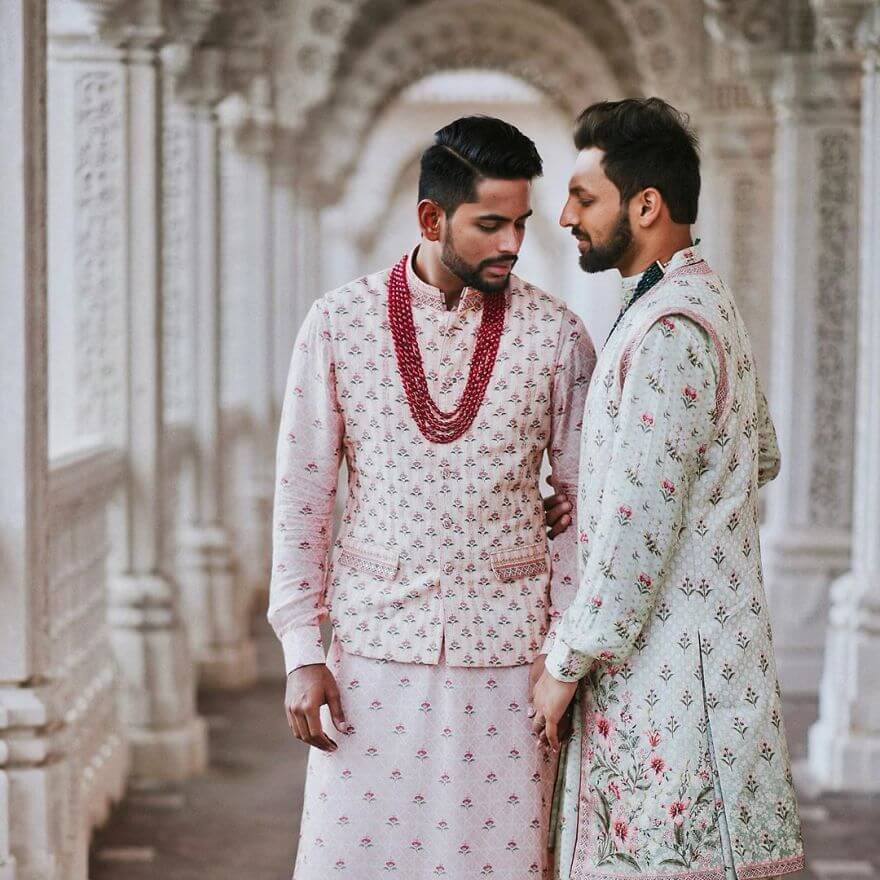 Gay Indian Couple Held A Traditional Wedding Ceremony In A Hindu Temple (Pictures)