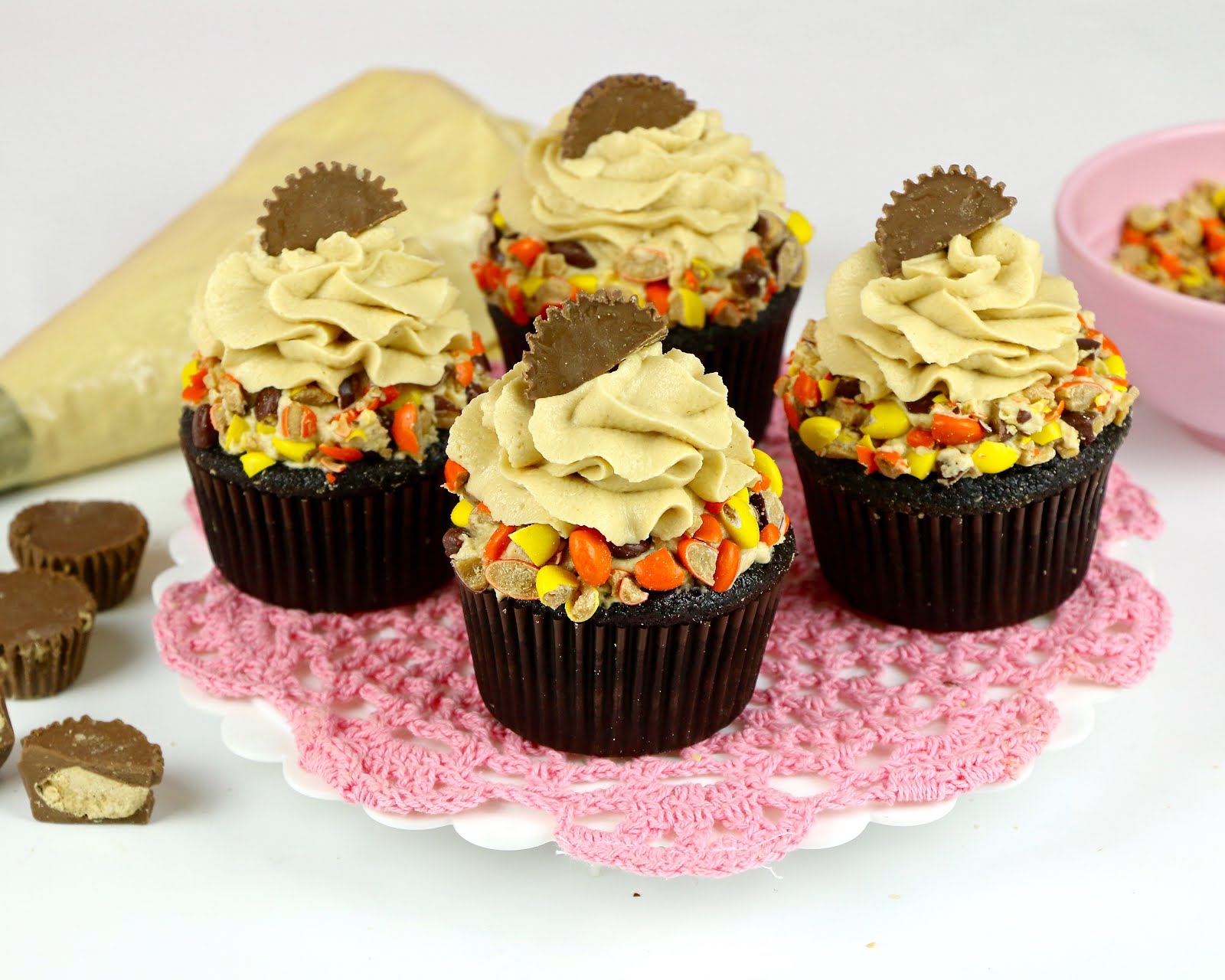 {video} Reese S Chocolate Peanut Butter Cupcakes The Lindsay Ann