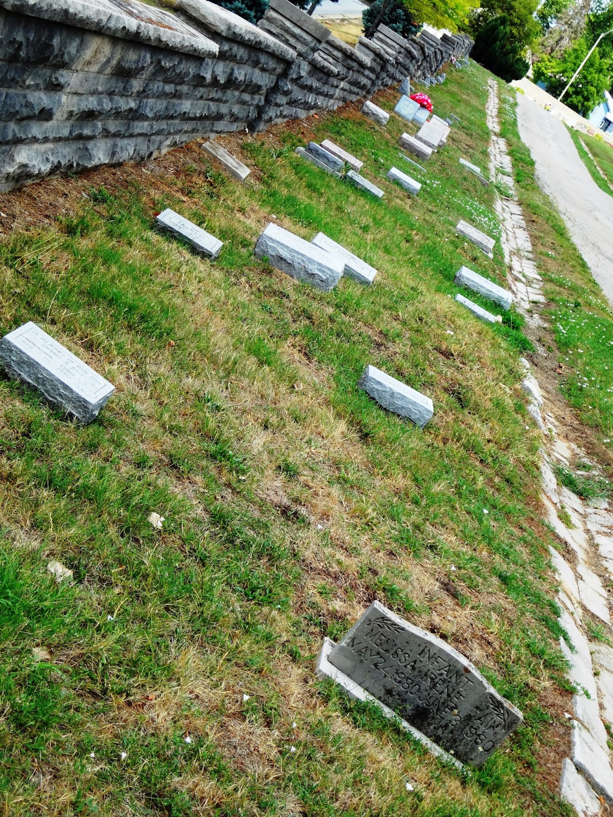 Ben & Babs Rose Hill Cemetery