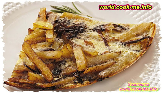 Картофель с карамелизованным луком и розмарином в яичной заливке Картофель с карамелизованным луком и розмарином в яичной заливке