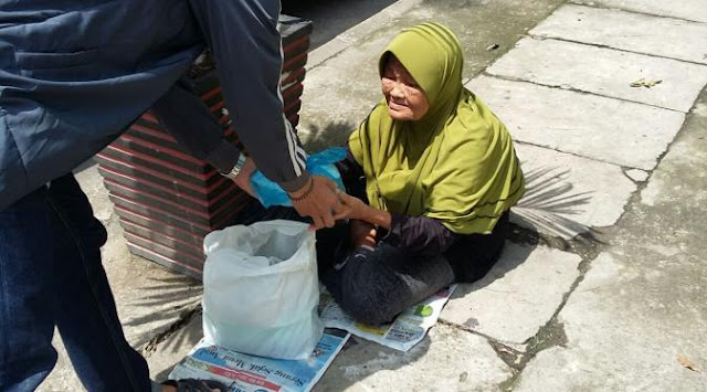 7 Hal yang Paling Utama Untuk Melakukan Sedekah Orang yang Gemar Bersedekah Pasti Tahu 7 Hal yang Paling Utama Untuk Melakukan Sedekah Orang yang Gemar Bersedekah Pasti Tahu