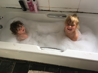 Kids zone foam bath