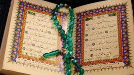 5 Manfaat Membaca Al-Qur'an Bagi Kehidupan Kita 5 Manfaat Membaca Al-Qur'an Bagi Kehidupan Kita