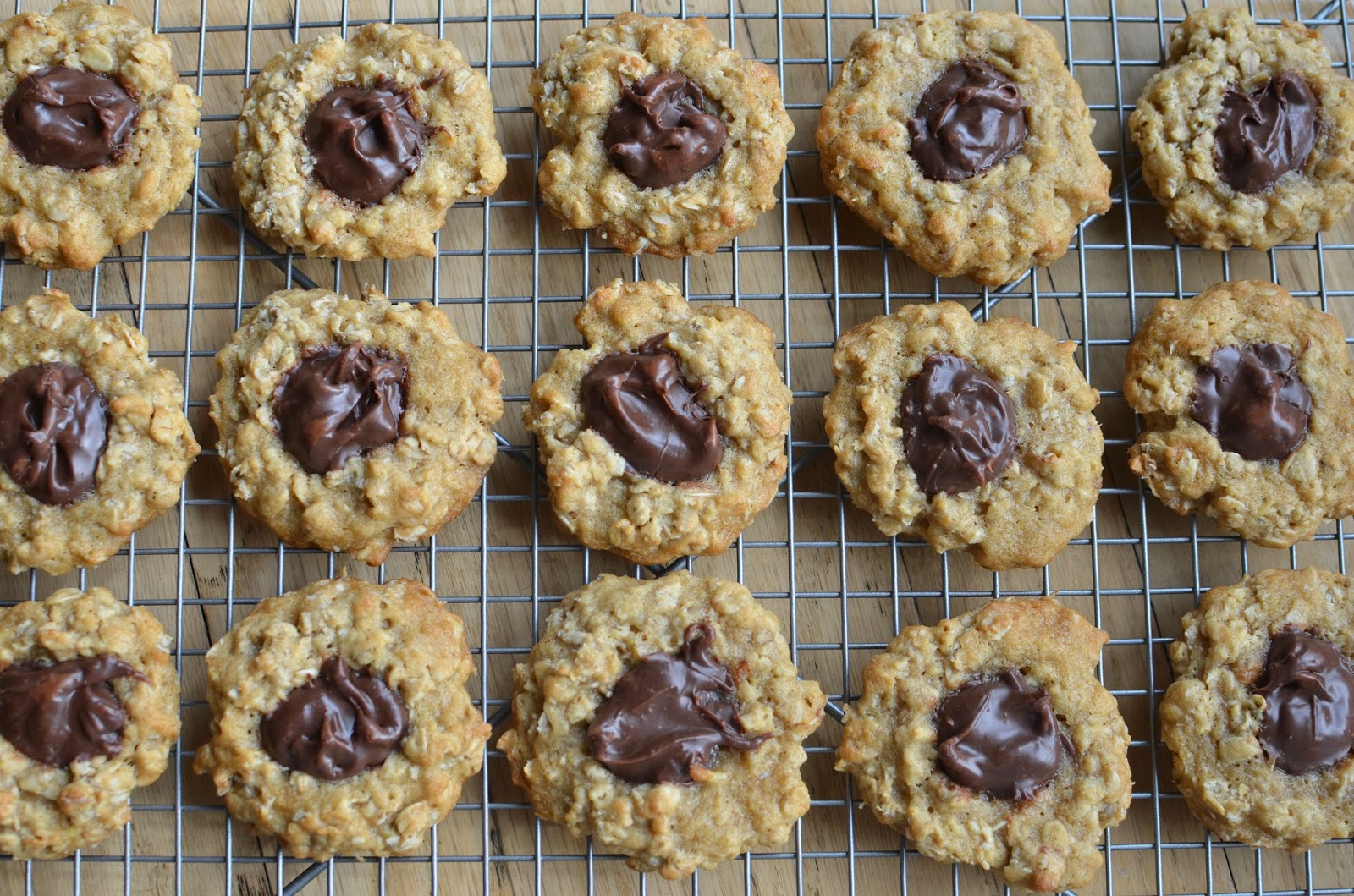 Playing with Flour: Fudge oatmeal cookies