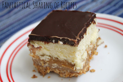 Dulce de Leche Cheesecake Bars - 4 layers of sinful sweet deliciousness | www.fantasticalsharing.com