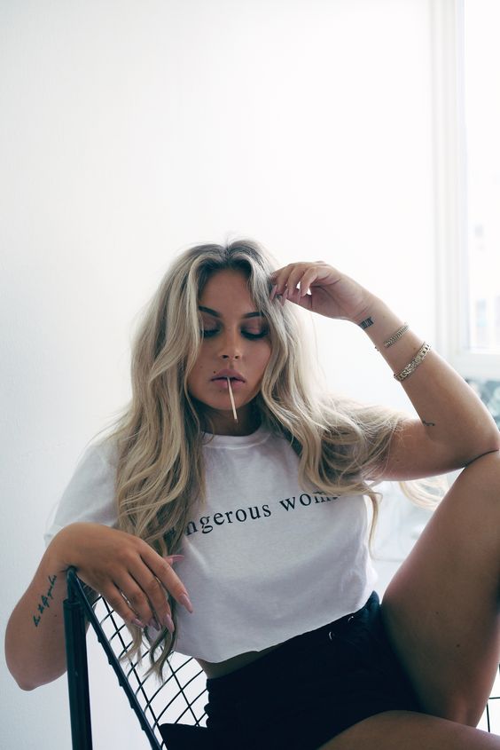 Fanny Lyckman - Dangerous Woman T-Shirt
