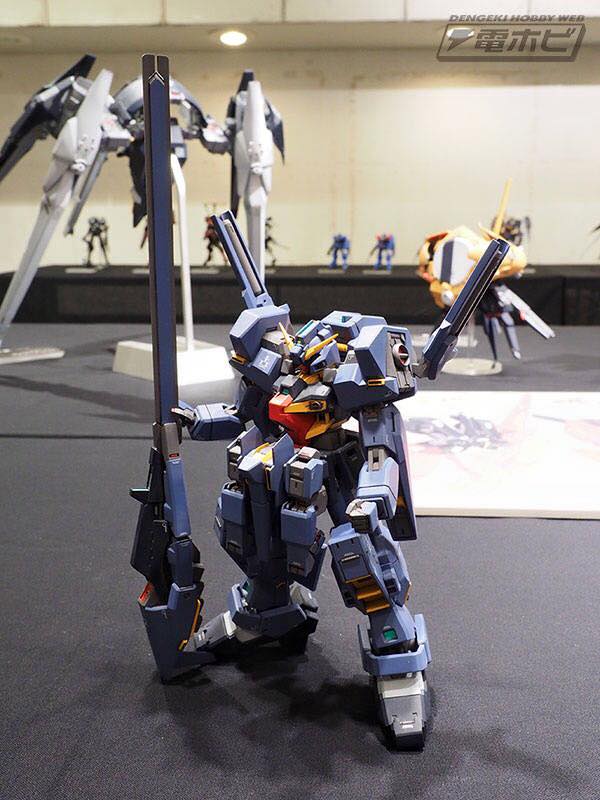 Advance of Zeta Professional Modeler's Build Exhibited Gundam Kits
