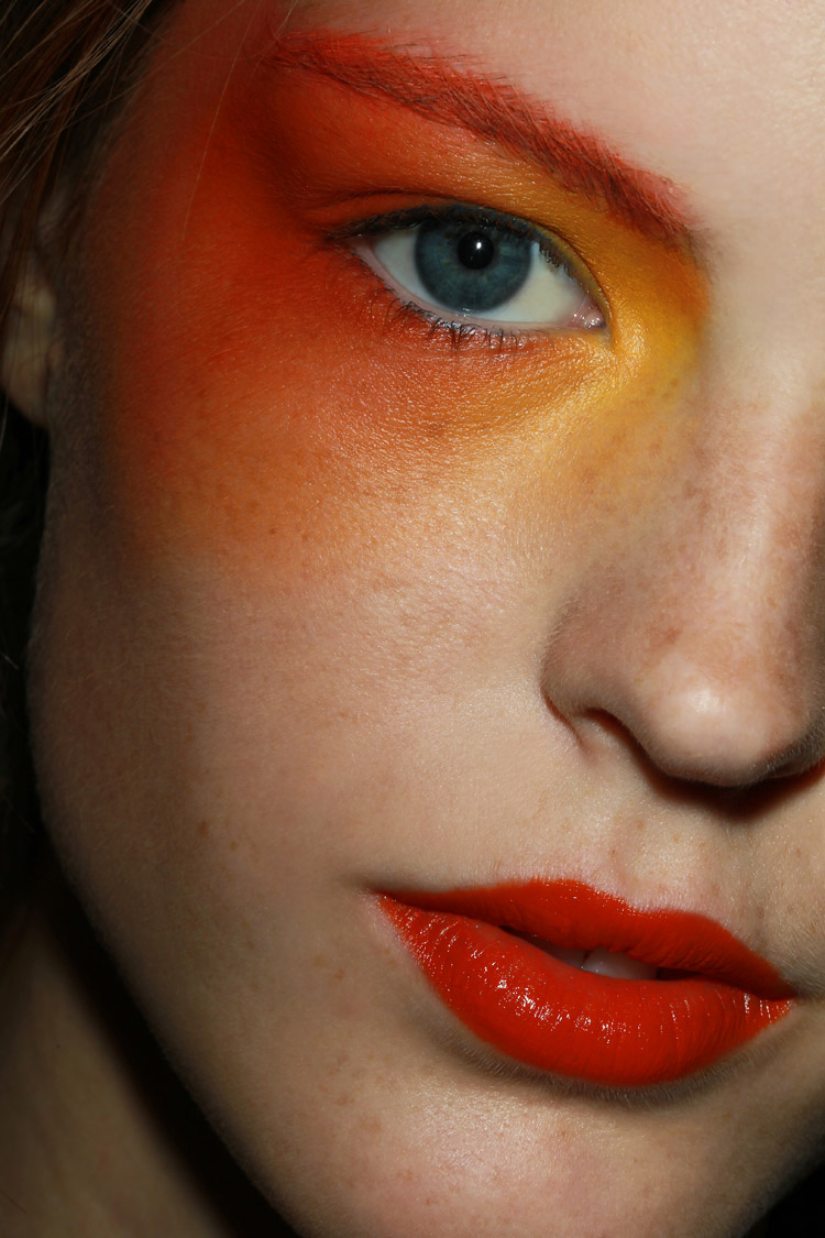 25+ Konsep Terkini Makeup Red Orange