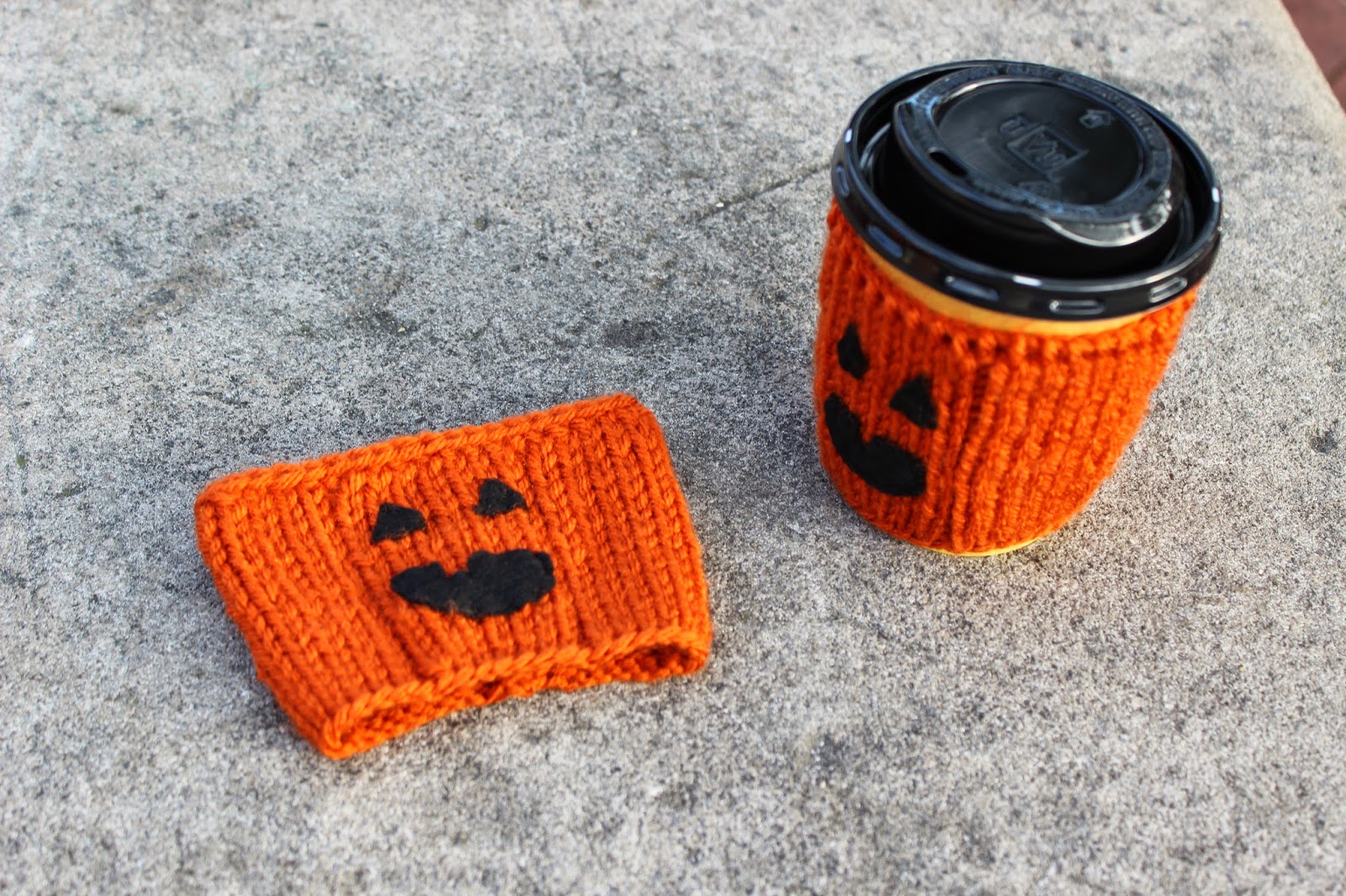The Curious Rabbit JackoLantern Coffee Cozy Tutorial