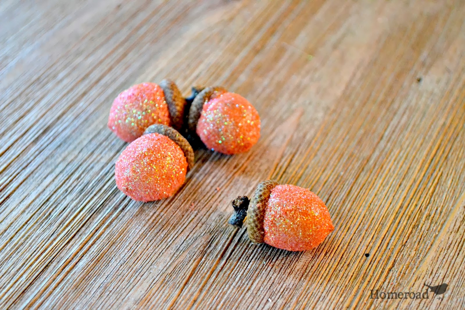 How to Make Glittered Acorns for Fall
