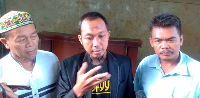 Petani Bawang Adukan Guntur Romli ke Polisi: Harus Masuk Penjara! Petani Bawang Adukan Guntur Romli ke Polisi: Harus Masuk Penjara!