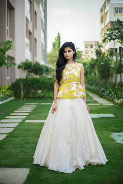 Mehndi Dress For Bride At best price - Evilato Online Shopping