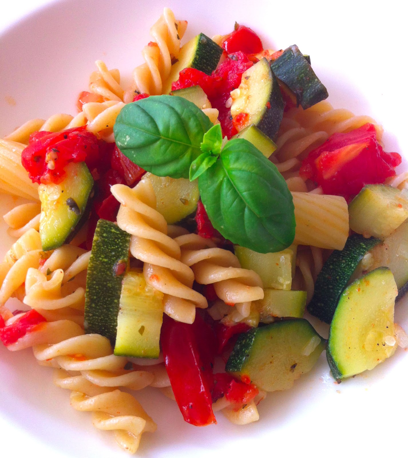 CUISINER BIEN : Pasta mit Zucchini und Tomate