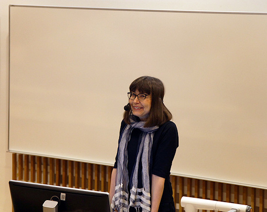 Marjut Salokannel toteaa, että sosiaalisen median eri palvelut suhtautuvat tutkimukseen hyvin eri tavoin. (Kuva: Laura Chieri).