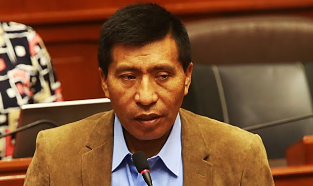 Moisés Mamani suspendido por 120 días, por tocamientos indebidos a aeromoza en Latam Moisés Mamani suspendido por 120 días, tras debate de informe de Comisión de Ética