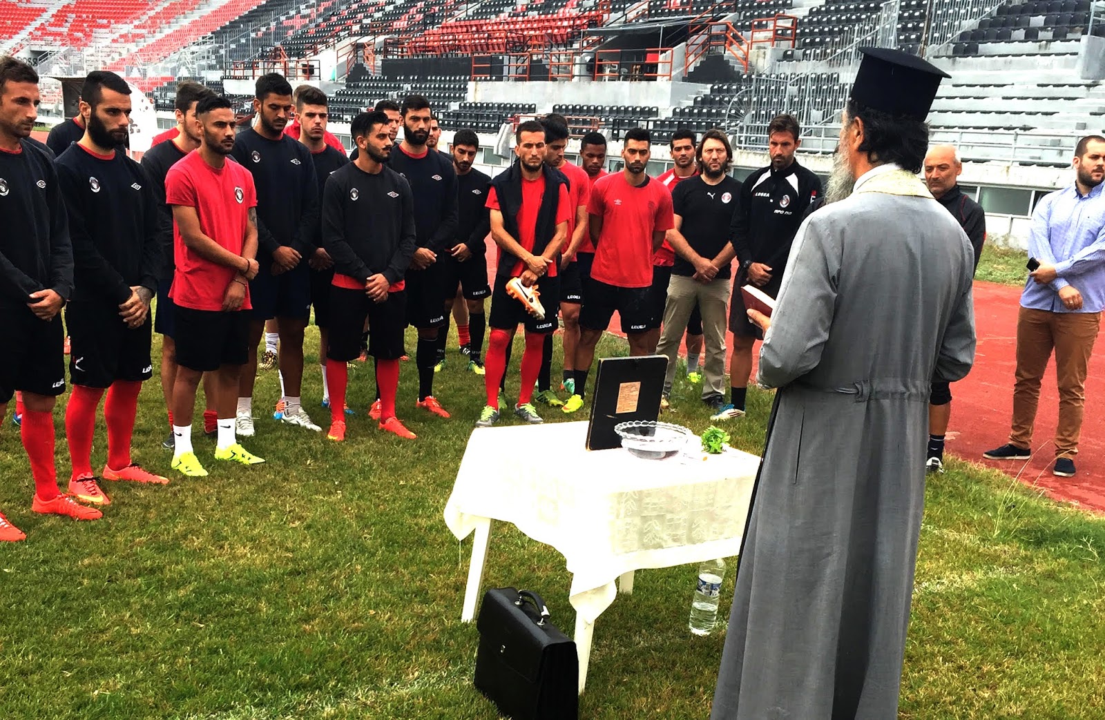 The moment before last training performed at the Apollon Kalamarias FC