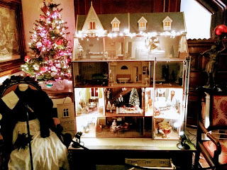 dollhouse Christmas