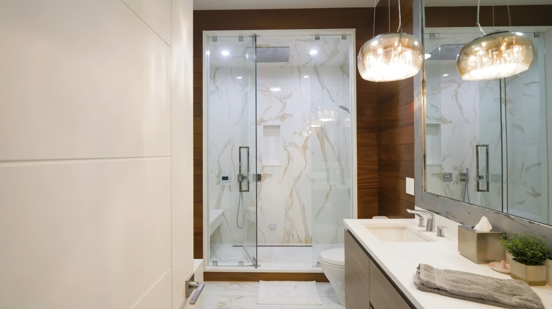 35 Interior Design Photos vs. 3046 N Ashland Ave Unit 1, Chicago Luxury Townhome Tour