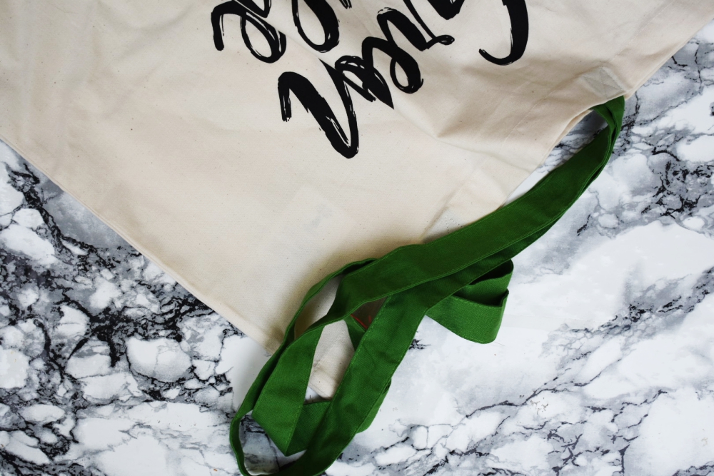 Beutel mit Lettering-Print Close up