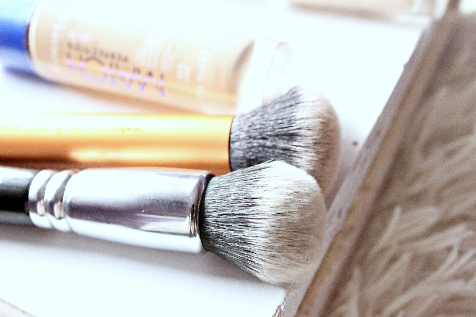 Real Techniques Buffing Brush vs. Zoeva Silk Finish | Get Ready With Laura
