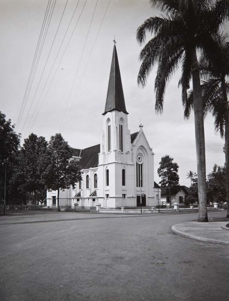 GEREJA KATHOLIK ST.PIETER DI JALAN MERDEKA