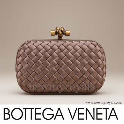 Queen-Maxima-carried-Bottega-Veneta-Knot-Clutch.jpg