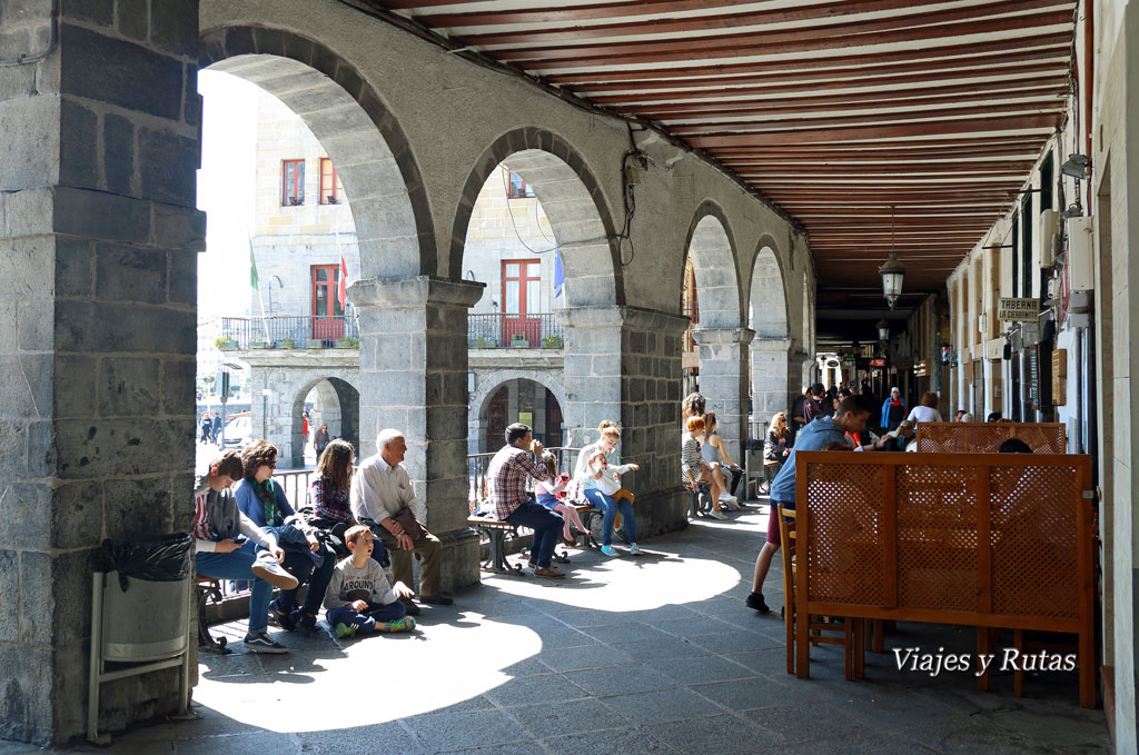 Soportales de la plaza del ayuntamiento de Castro Urdiales