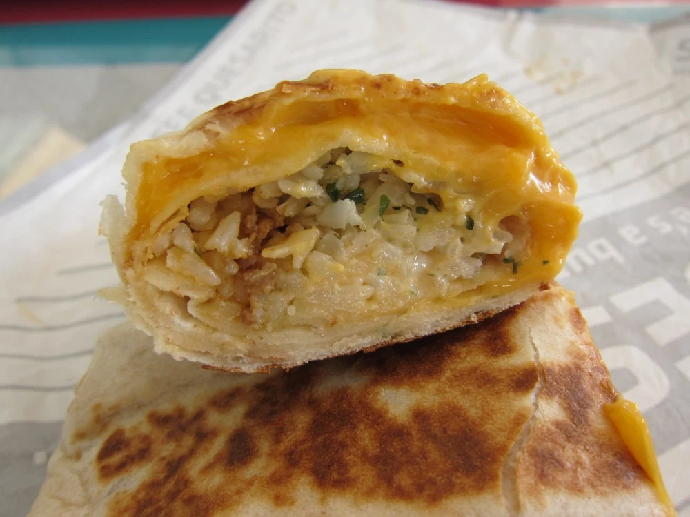 Review Taco Bell Quesarito