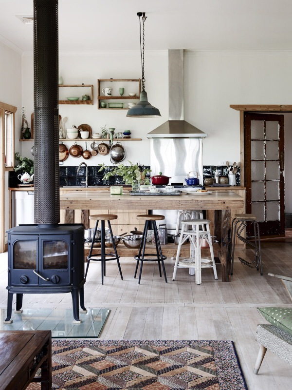 recycling : lovely country kitchen.